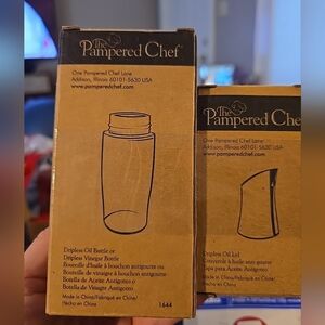 Pampered Chef Dripless Oil or Vinegar Bottle #1644 & Dripless Vinegar Lid #1639
